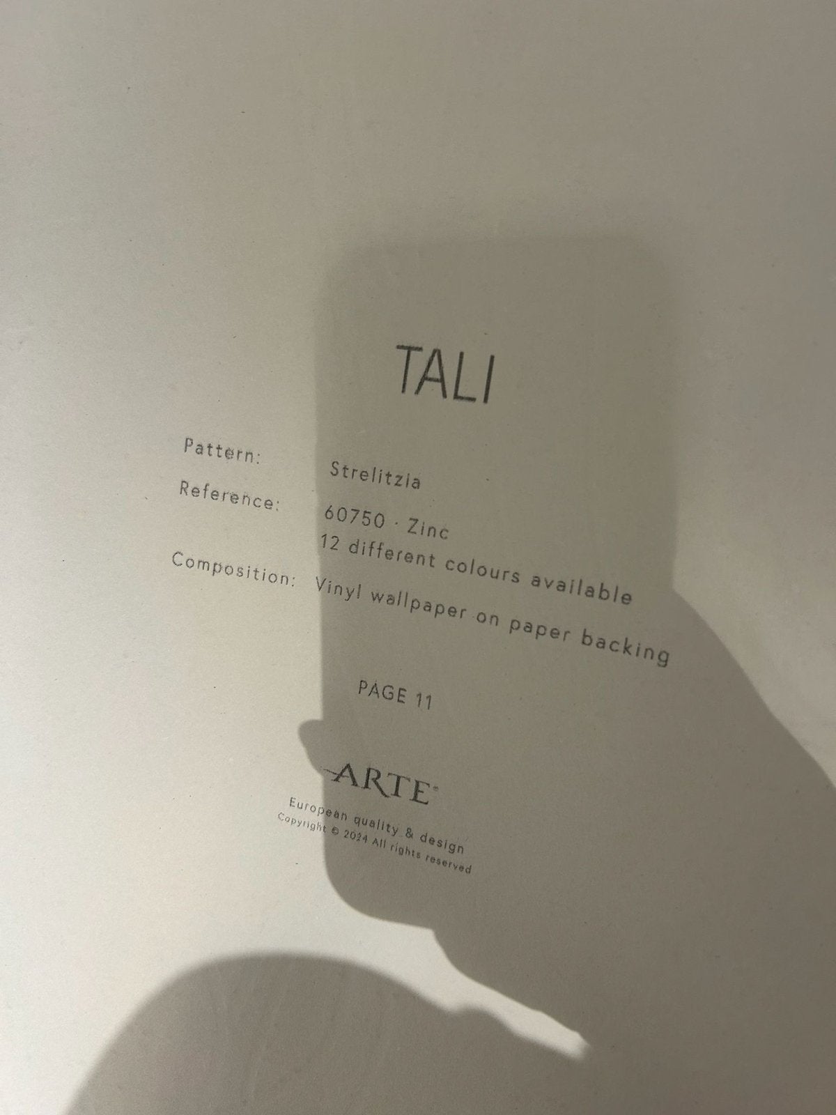 Gezocht:rol Arte Tali Strelitzia Zinc Behang - Ref. 60750, Ophalen of Verzenden, Minder dan 10 m², Grijs