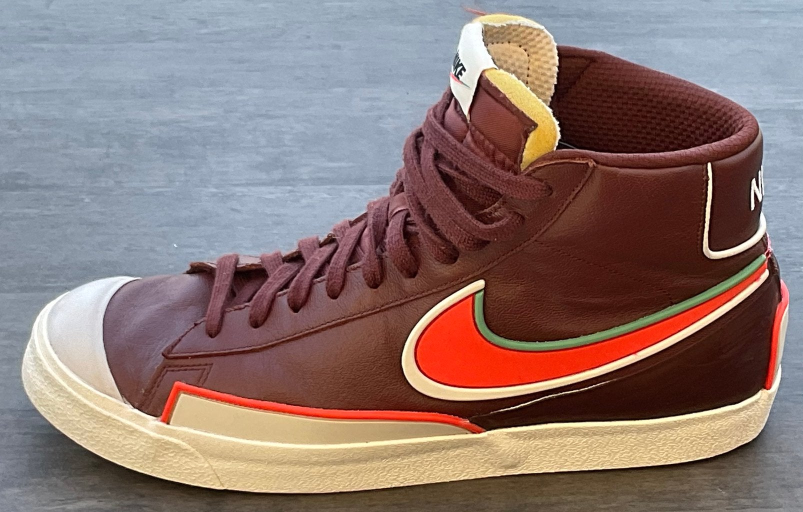 Z.G.A.N. Nike Blazer Mid'77 infinite ''Bronze Eclipse'', Ophalen of Verzenden, Zo goed als nieuw, Wit, Sneakers of Gympen