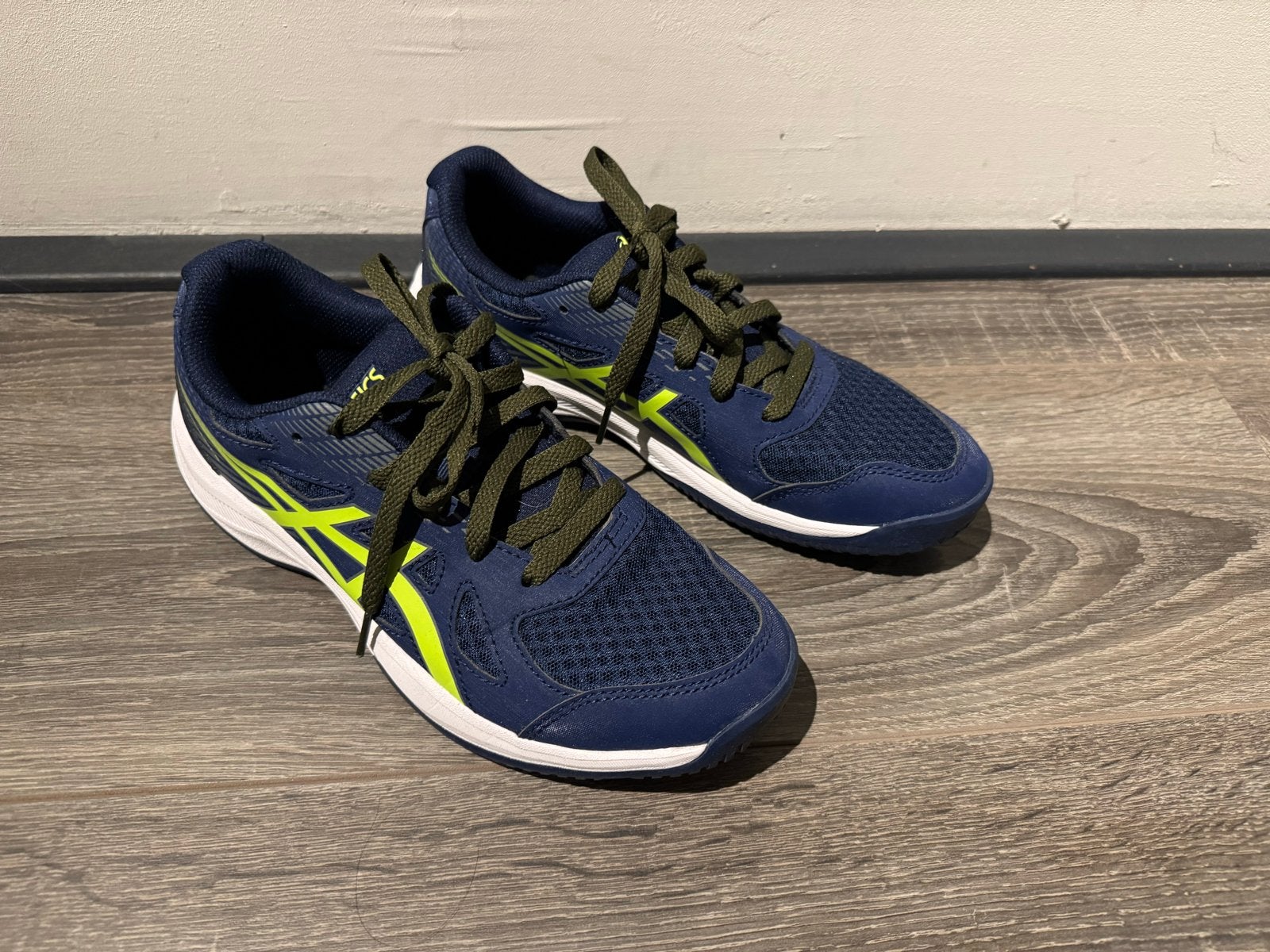 Asics zaalschoenen zgan - Maat 39.5, Blauw, Sportschoenen, Ophalen of Verzenden, Zo goed als nieuw