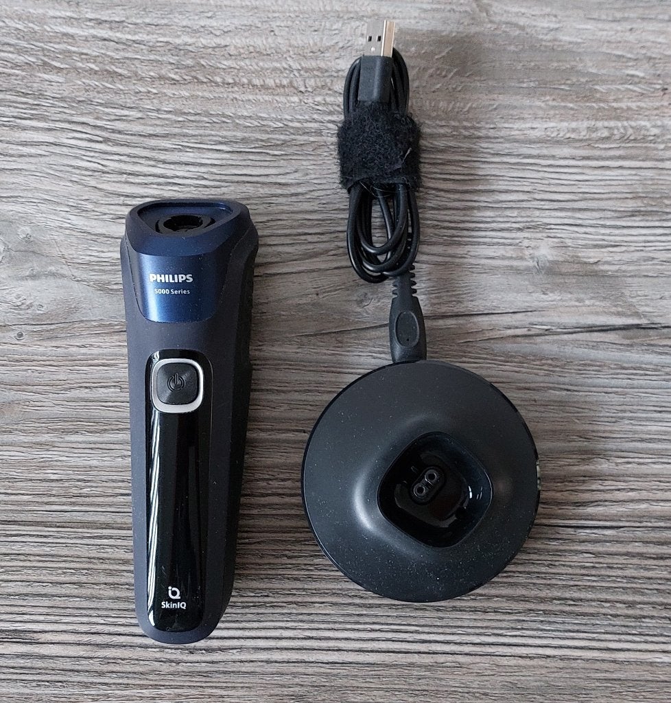 Philips scheerapparaat 5000 serie met oplader, Ophalen, Zo goed als nieuw, Scheren en Epileren