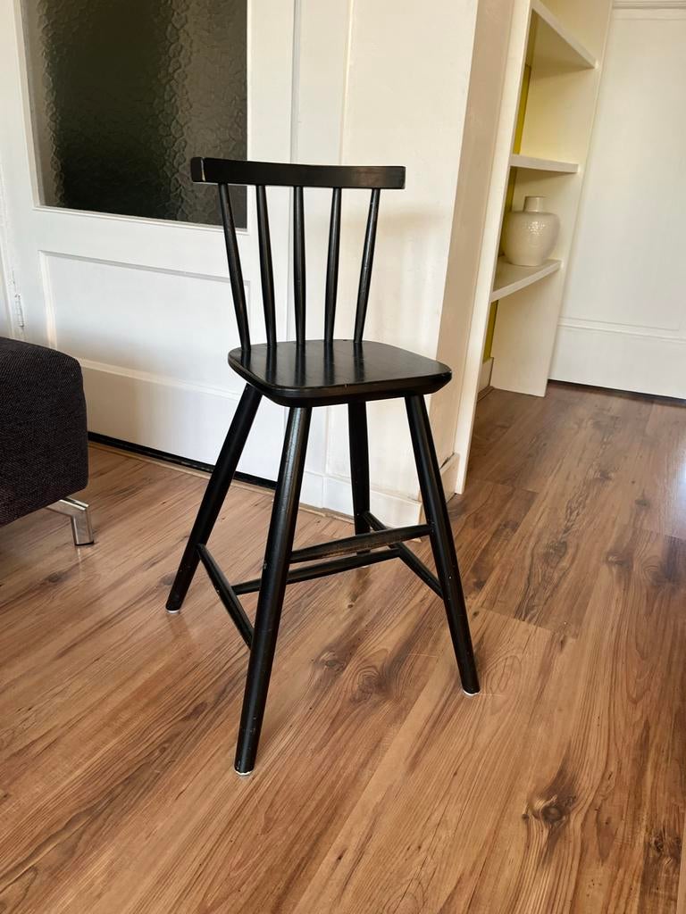 IKEA Agam kinderstoel zwart hout zithoogte 52 cm, Kinderen en Baby's, Kinderstoelen, Ophalen, Gebruikt, Overige typen