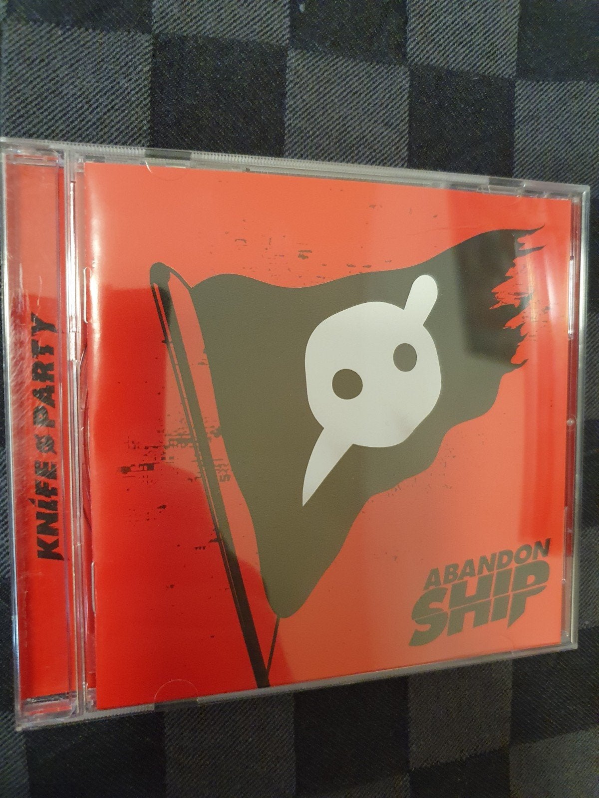 abandon ship knife party (uk), Verzenden, Gebruikt