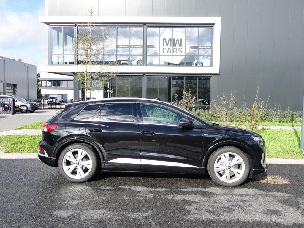 Audi Q4 e-tron 50 quattro 2 x S Line 77 kWh Pano 5 jaar Gara, Auto's, Audi, 12 maanden, Gebruikt, Zwart, Zwart