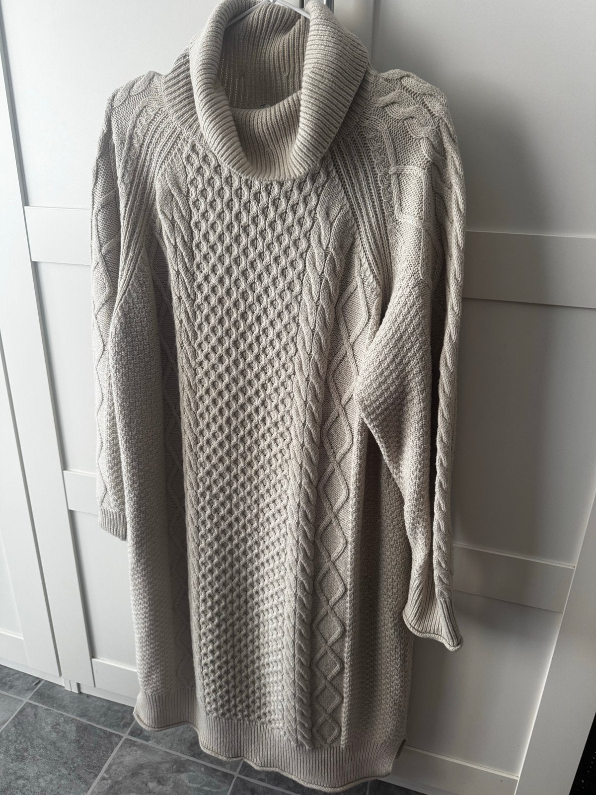 Gebreide jurk met col - Beige - Maat l, Kleding | Dames, Ophalen of Verzenden, Zo goed als nieuw, Maat 42/44 (L), Beige