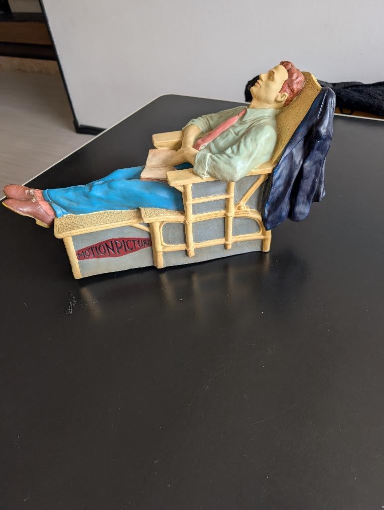 beeld RELAX motionpictures, Antiek en Kunst, Ophalen, Composieten, Beeld, Man