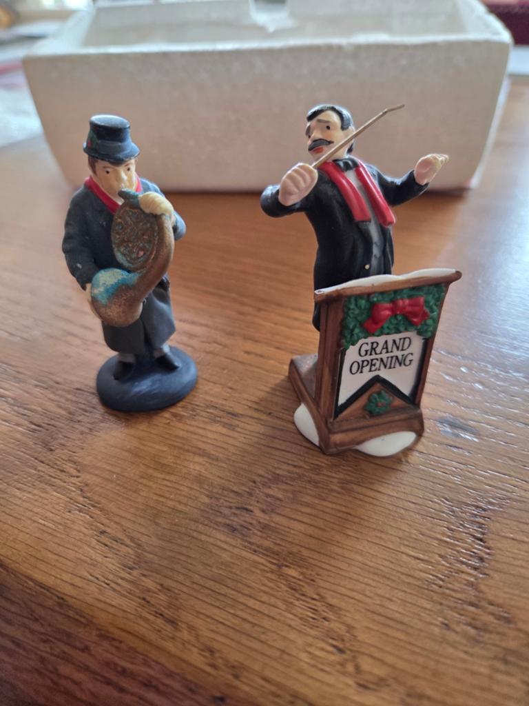 2 poppetjes van department 57 chamber orchestra., Diversen, Kerst, Ophalen of Verzenden, Nieuw