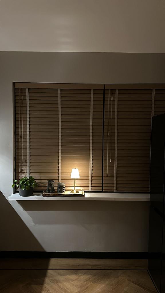 Houten jaloezieën Jens naturel 50mm Kwantum (2 stuks), Ophalen, Zo goed als nieuw, Bruin, 100 tot 150 cm