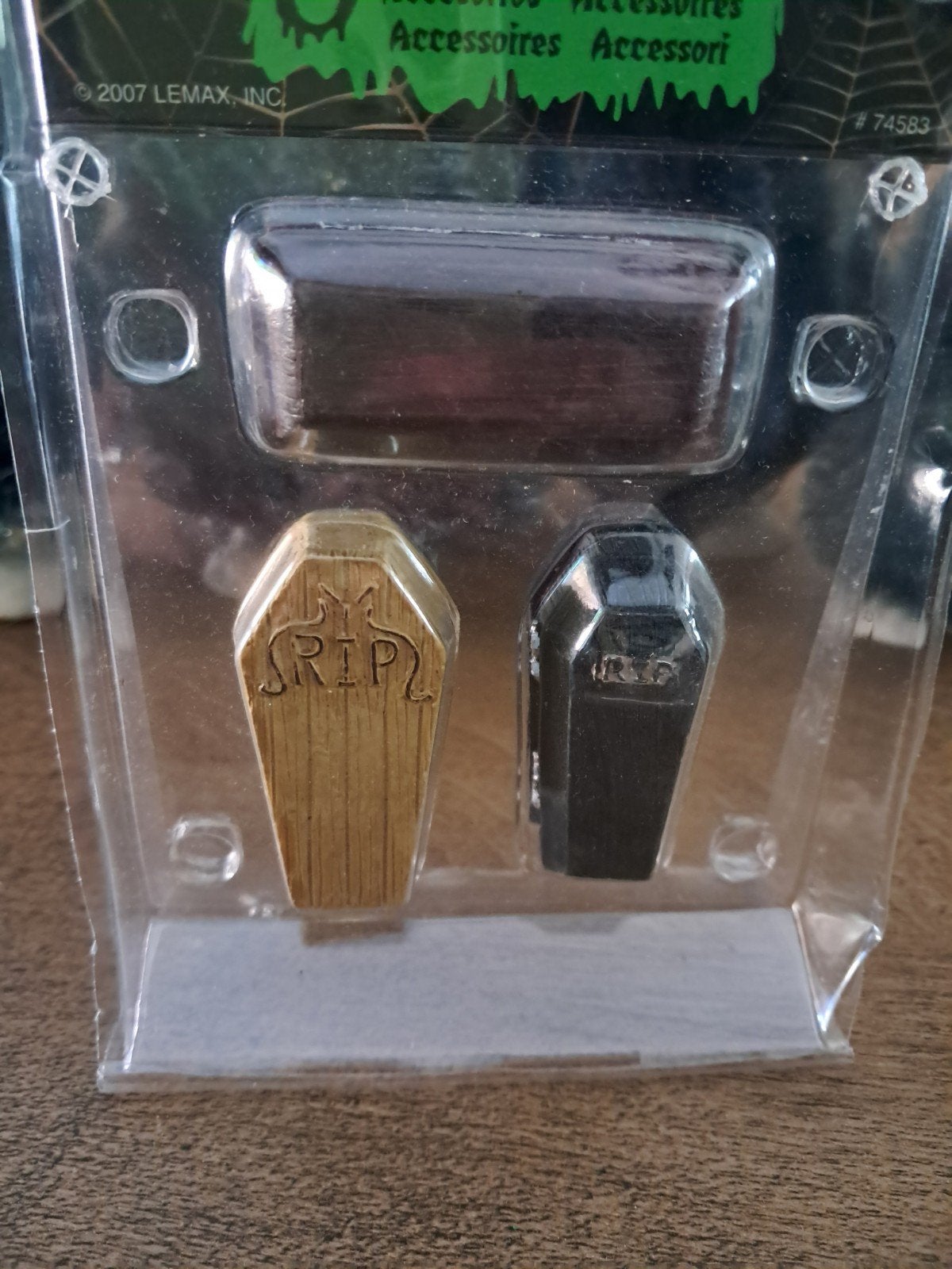 lemax spooky town coffins, Ophalen, Nieuw