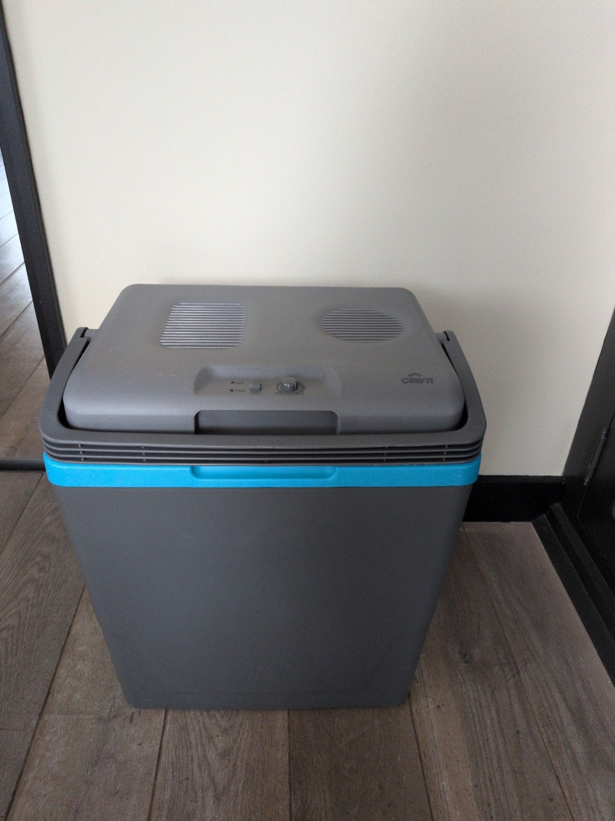 Crivit Elektrische Koelbox 29L - 12V/230V, Ophalen, Zo goed als nieuw, Koelbox, Elektrisch