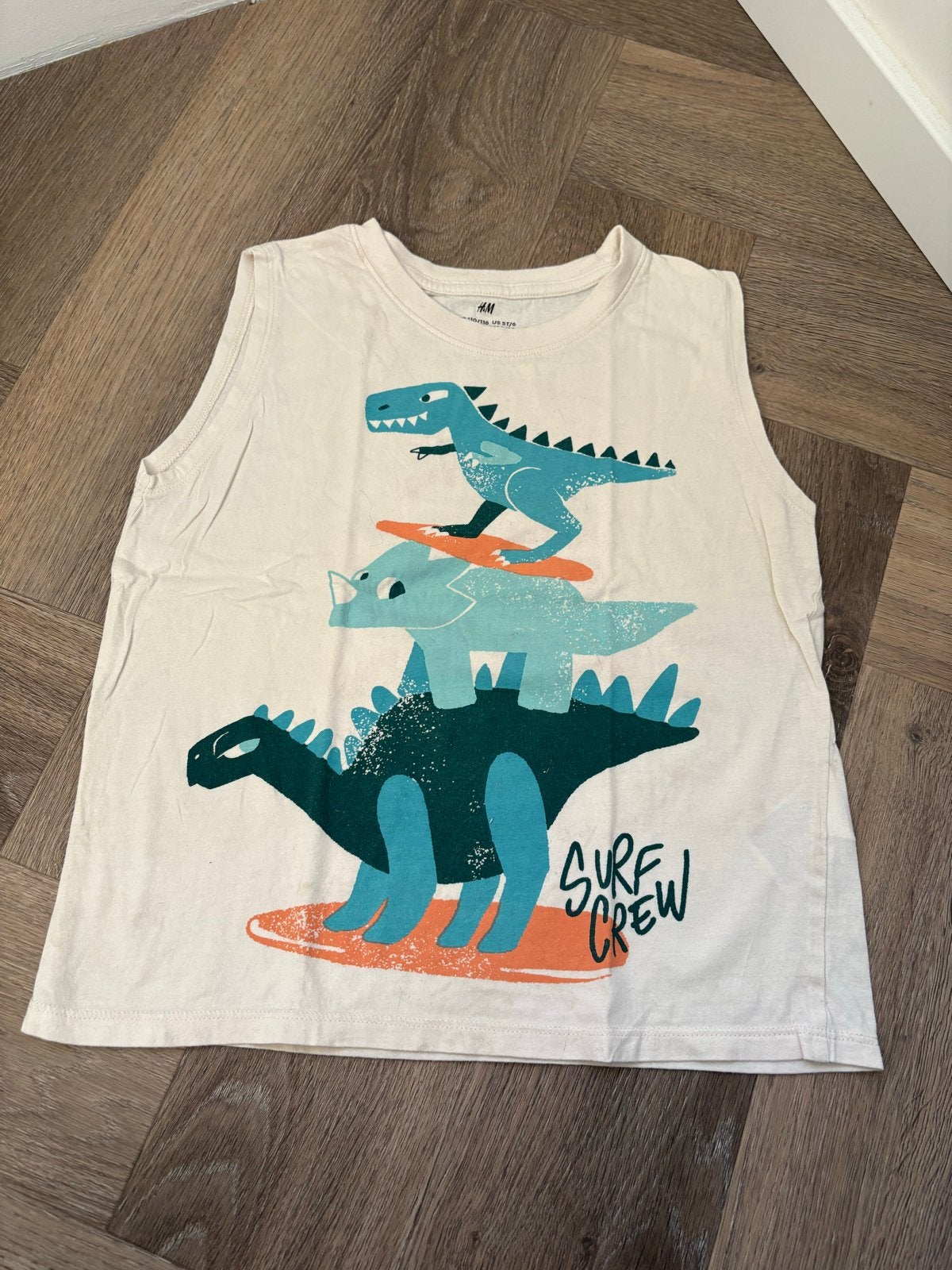 H&M Crème Dino Shirt Maat 110/116 - Zgan, Ophalen of Verzenden, Zo goed als nieuw, Jongen, Shirt of Longsleeve