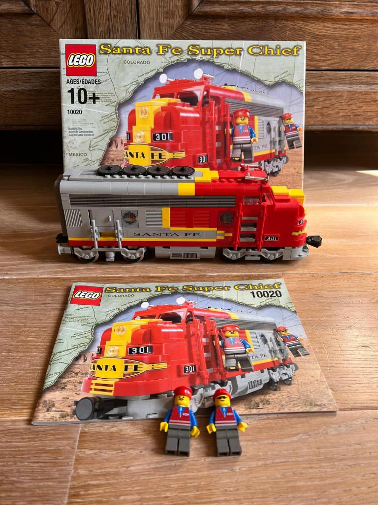 lego trein 10020 Santa Fe Super Chief met boekje en doos, Ophalen of Verzenden, Zo goed als nieuw, Complete set, Lego