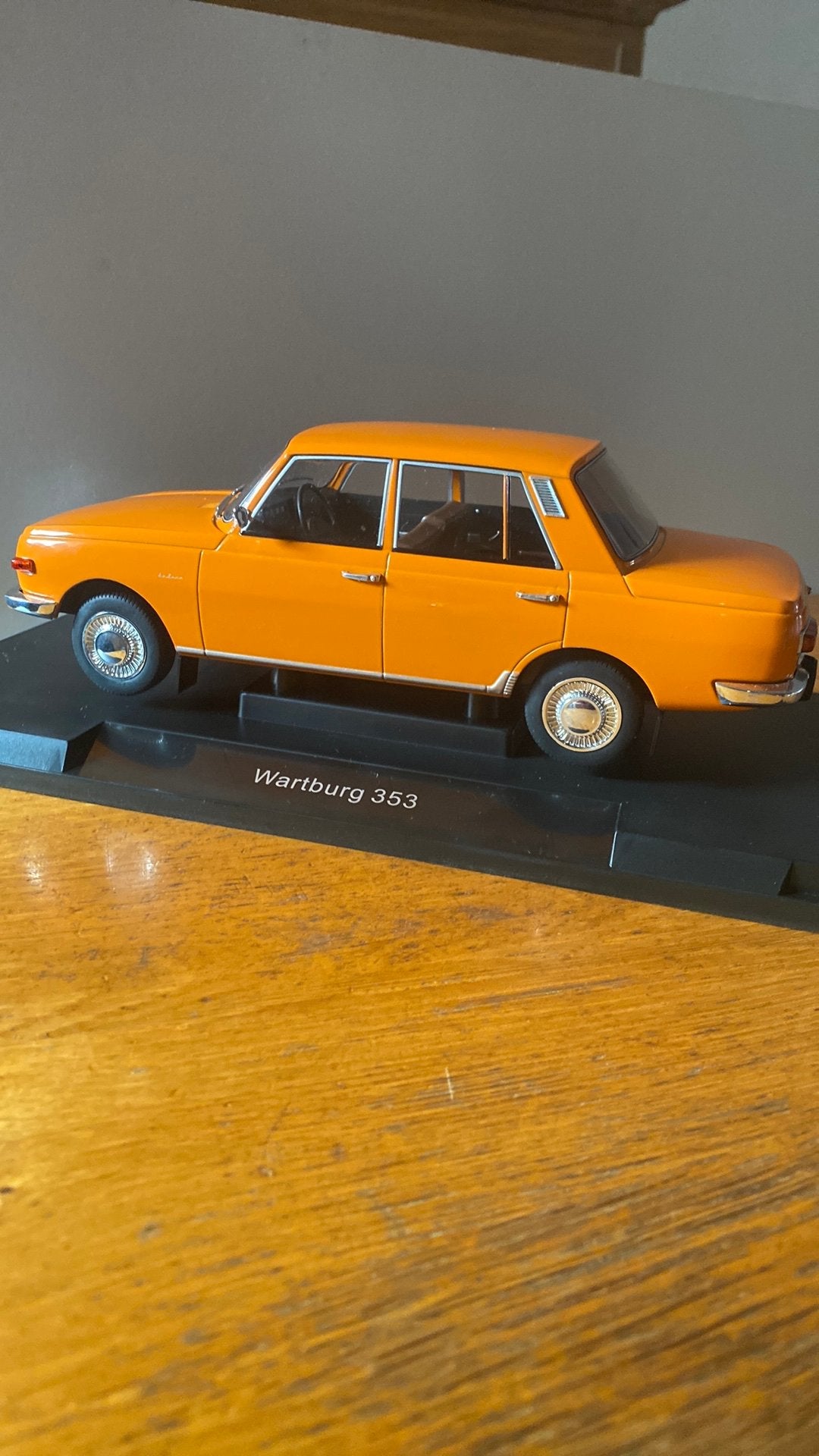 Mooi model Wartburg 1/18, Ophalen of Verzenden, Zo goed als nieuw, Overige merken