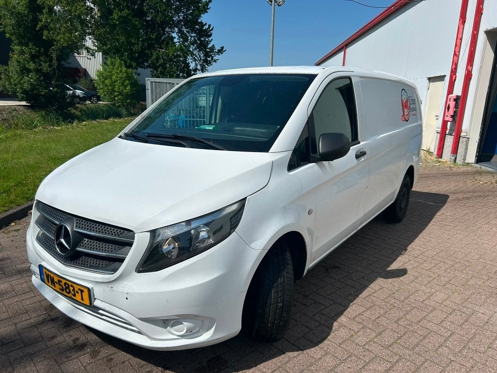 Mercedes-Benz Vito 2.1 CDI 100KW 2015, Auto's, Bestelauto's, Automaat, Euro 5, 4 cilinders, Leder en Stof