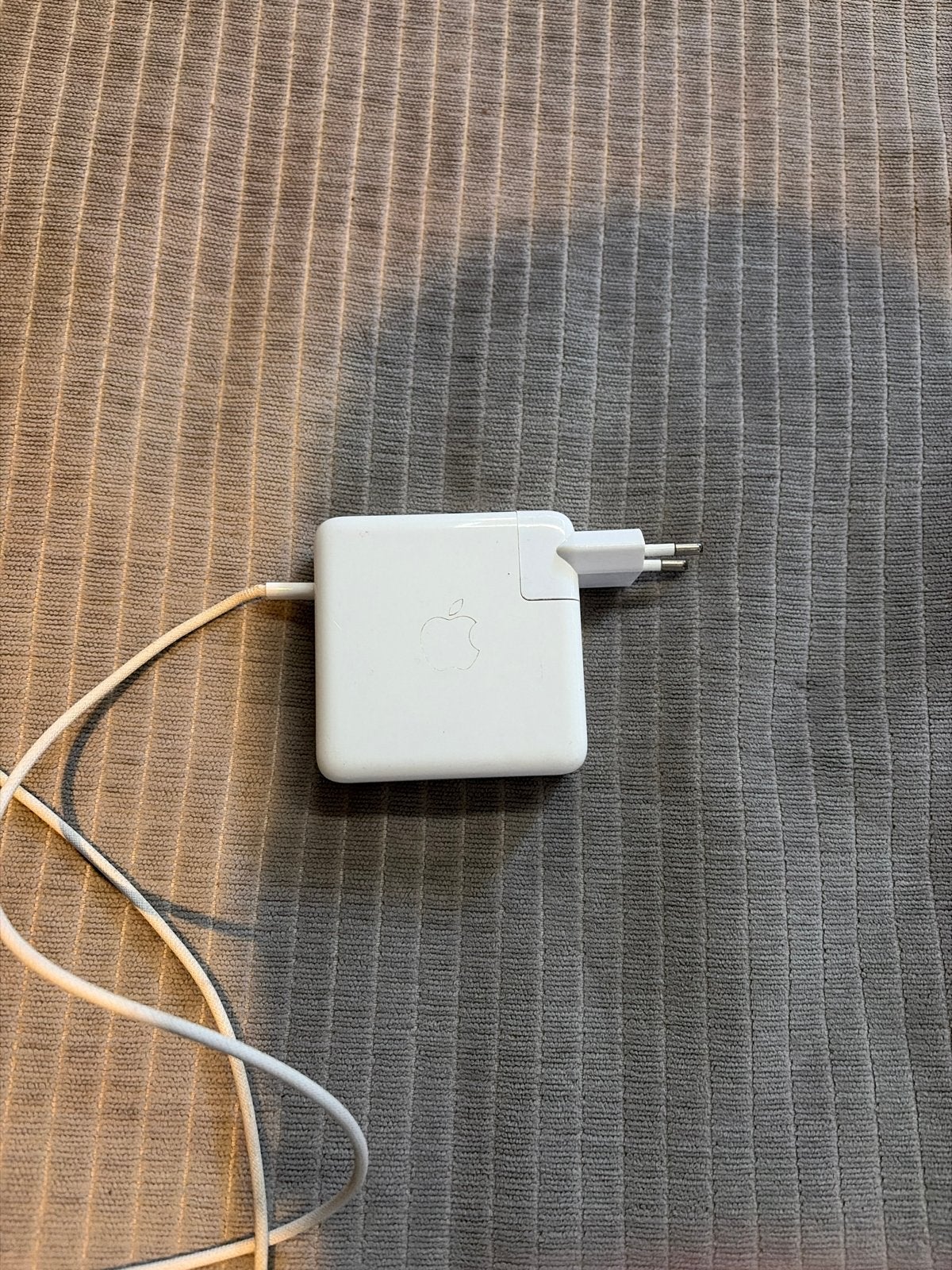 Apple officiele snellader 1 usb poort, Computers en Software, Laptop-opladers, Ophalen of Verzenden, Gebruikt
