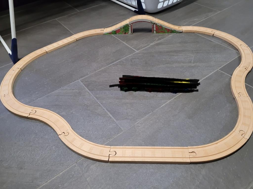 Houten treinbaan met brug en accessoires, Ophalen of Verzenden, Gebruikt, Handmatig, Overige merken