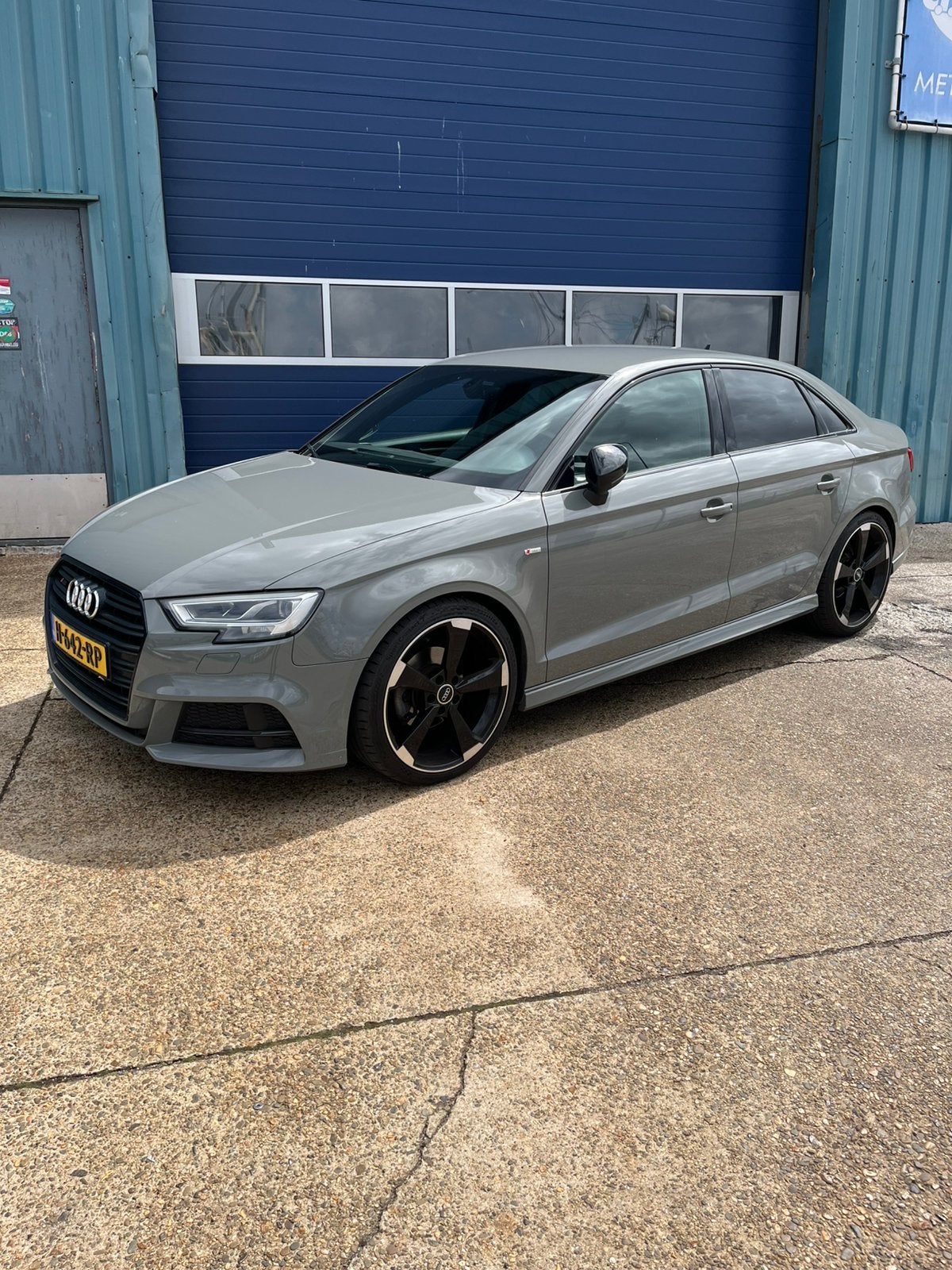 Audi A3 35 Tfsi 150pk S Tronic 2020 B&O quantum grey, Auto's, Audi, 1498 cc, Zwart, 4 cilinders, 150 pk