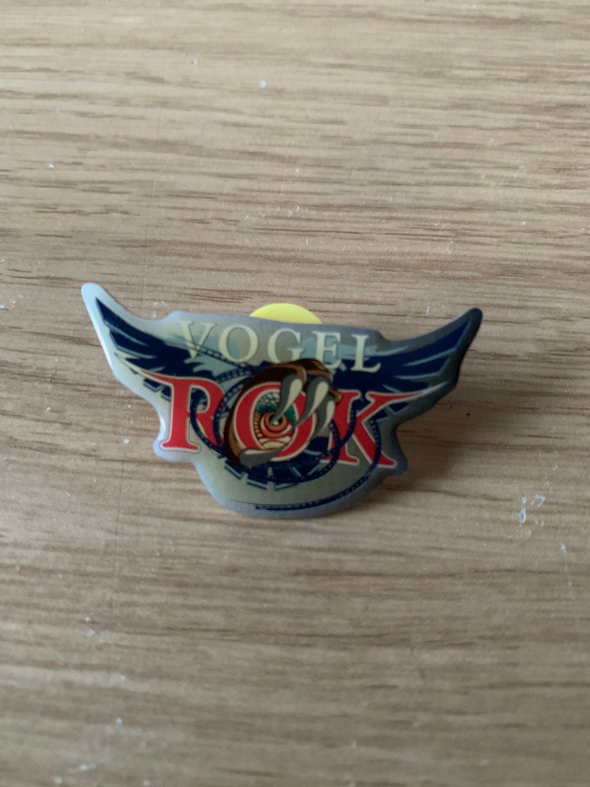 Efteling pin vogel rok 2003, Verzamelen, Efteling, Ophalen of Verzenden, Zo goed als nieuw, Button of Speldje