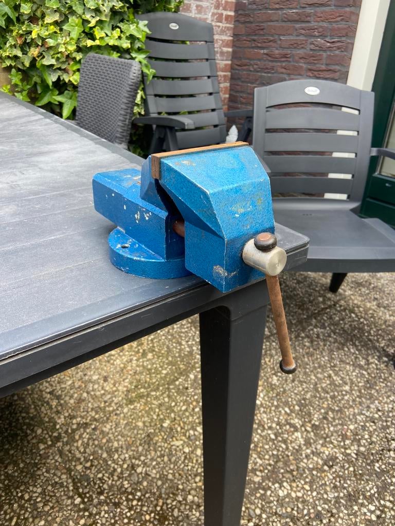 Bankschroef Lichtgewicht, Ophalen of Verzenden, Zo goed als nieuw, Minder dan 70 cm, Bankschroef