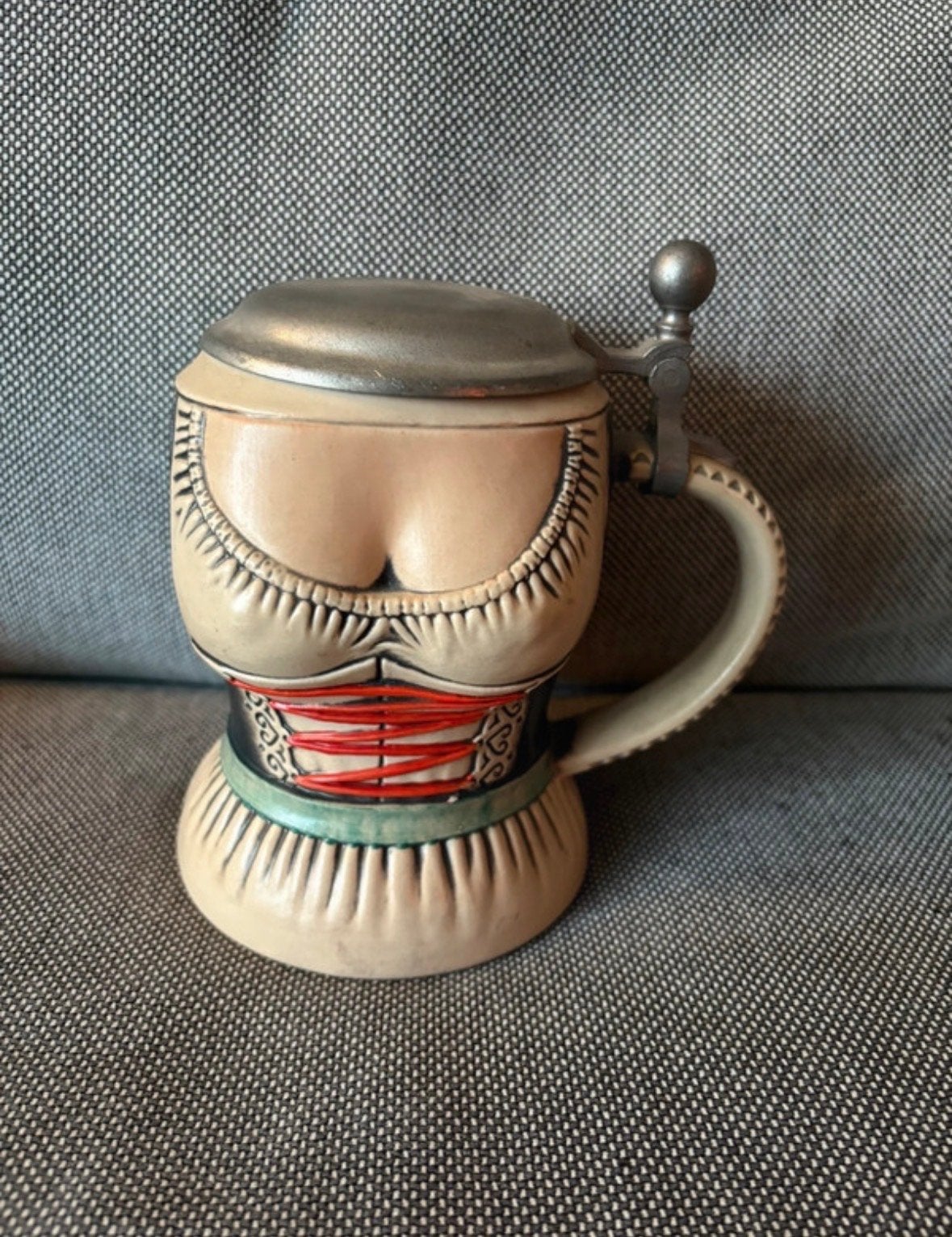 Vintage Duitse Bierpul met Deksel - Dirndl Design, Antiek en Kunst, Antiek | Keramiek en Aardewerk, Ophalen of Verzenden