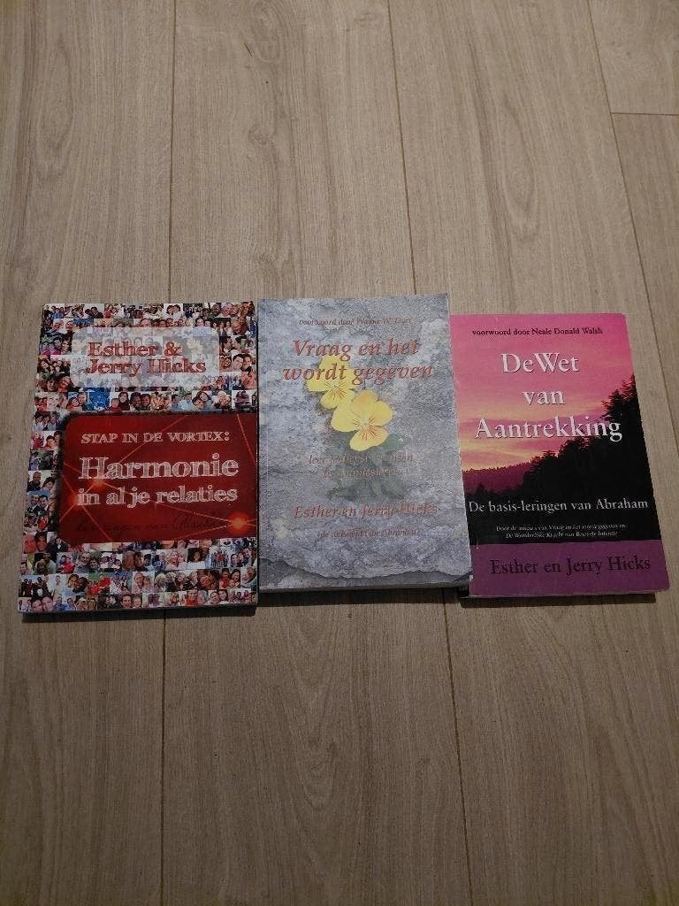 3 x Esther Hicks - Vraag en het wordt gegeven & De wet van a, Ophalen of Verzenden, Zo goed als nieuw, Tarot of Kaarten leggen