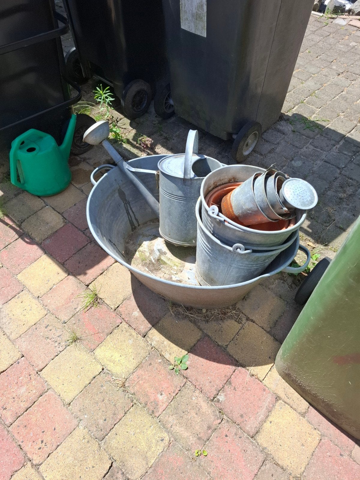 Diverse Tuinbenodigdheden: Gieters, Zinken Emmer, Kuip, Ophalen, Gebruikt, Metaal