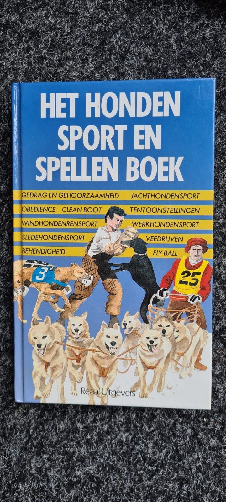 het honden sport en spellen boek, Ophalen of Verzenden, Gelezen, Honden, Peter beekman