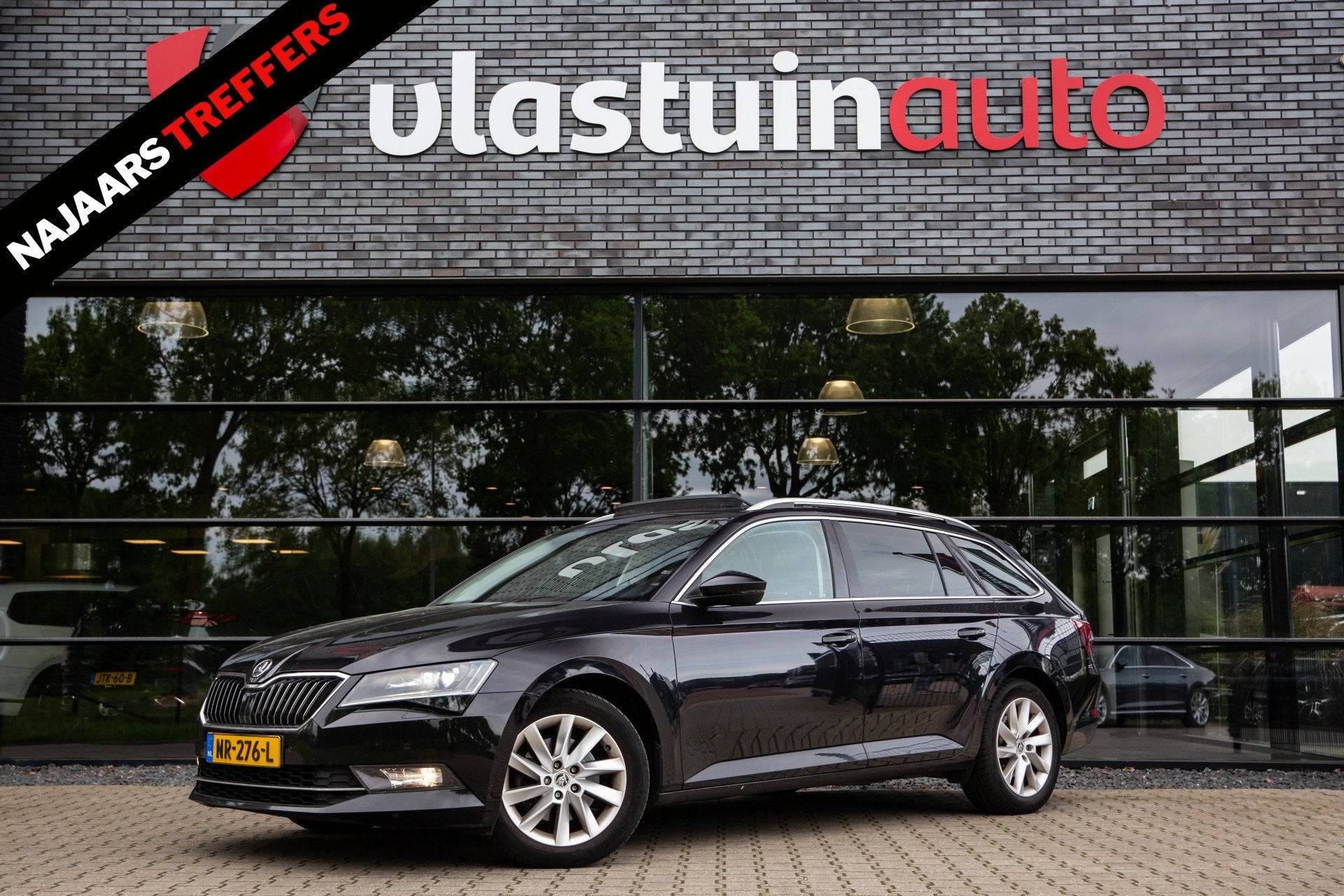 Skoda Superb Combi 1.6 TDI Ambition Business , Panoramadak,, Auto's, Stof, Gebruikt, 4 cilinders, Zwart