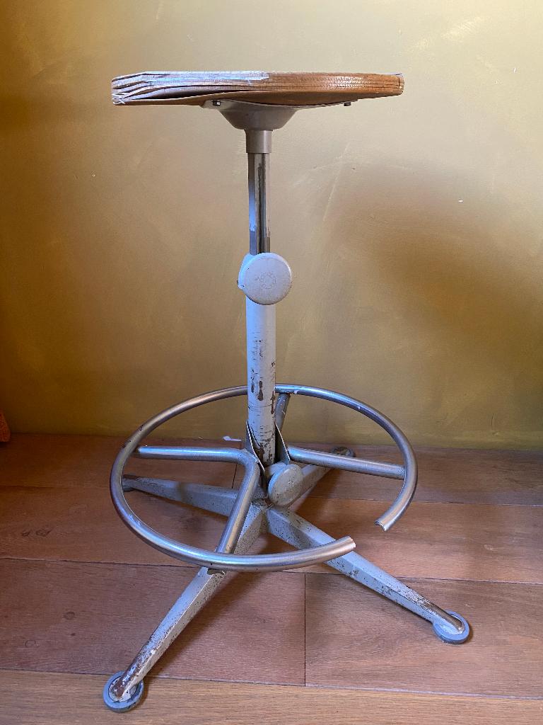 Industriële vintage cirkel Ahrend atelierkruk, Ophalen, Gebruikt, 1 kruk, In hoogte verstelbaar