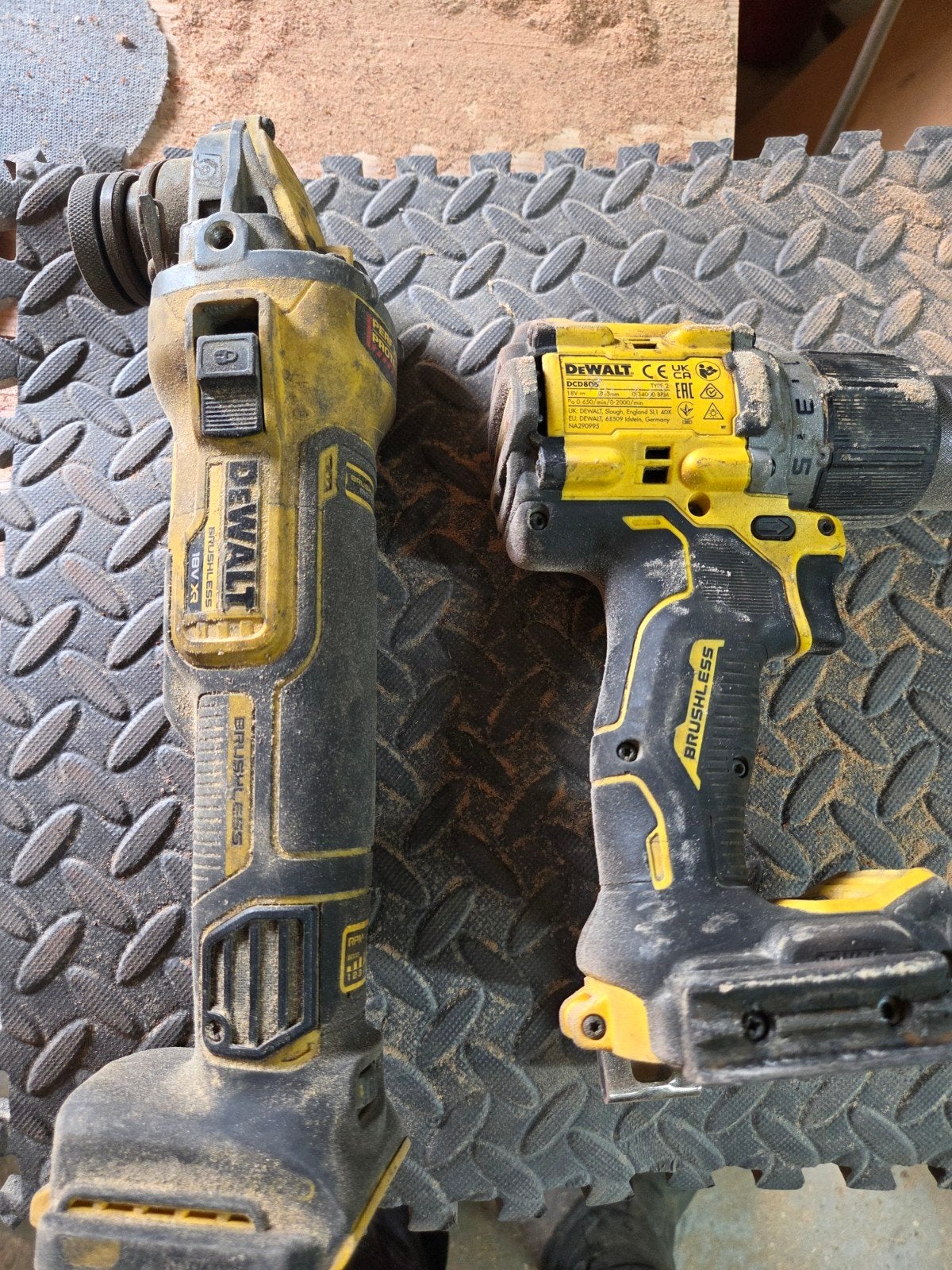 DeWalt Boormachine DCD805 en Slijptol DCG409VS - Gebruikt