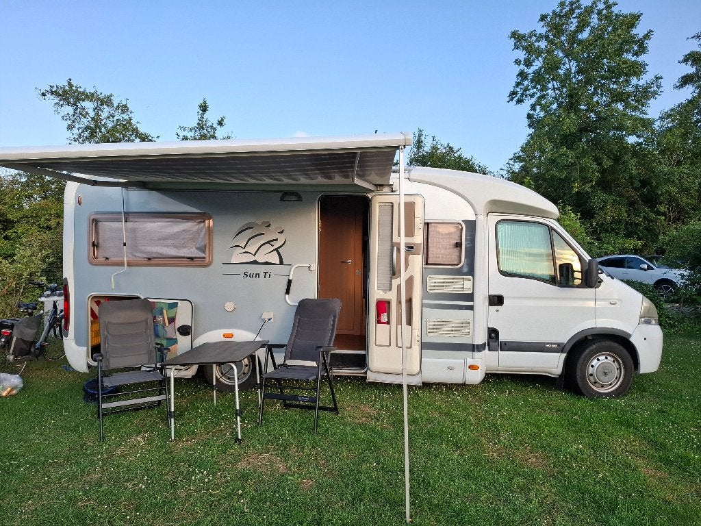 Nette camper met enkele bedden, Caravans en Kamperen, Buitenlamp, Ringverwarming, Tot en met 2, 6 tot 7 meter