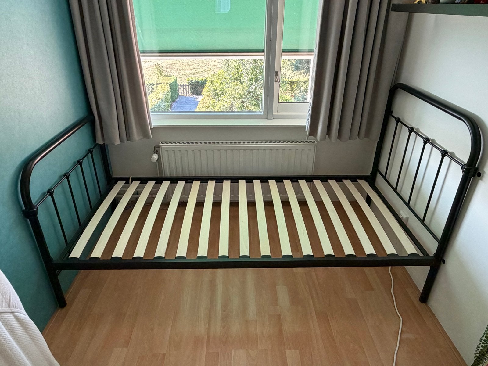 Eenpersoonsbed - mat antraciet, Huis en Inrichting, Slaapkamer | Bedden, Ophalen, 90 cm, Eenpersoons, Zwart