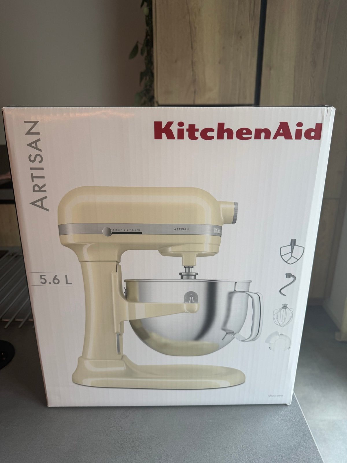 KitchenAid Artisan Mixer 5.6L - Nieuw in doos, Ophalen, 4 liter of meer, Nieuw, 3 snelheden of meer
