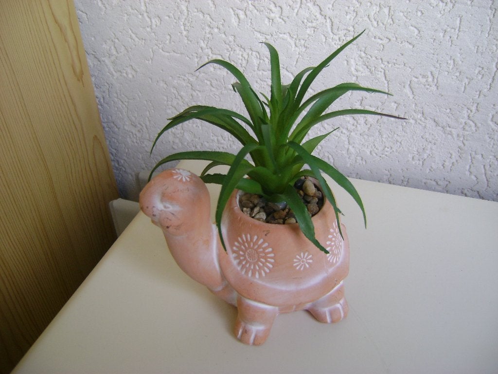 stenen schildpad met kunstbloemen 13lx11h met plantje 19h, Huis en Inrichting, Groen, Kunstplant, Ophalen of Verzenden, Zo goed als nieuw