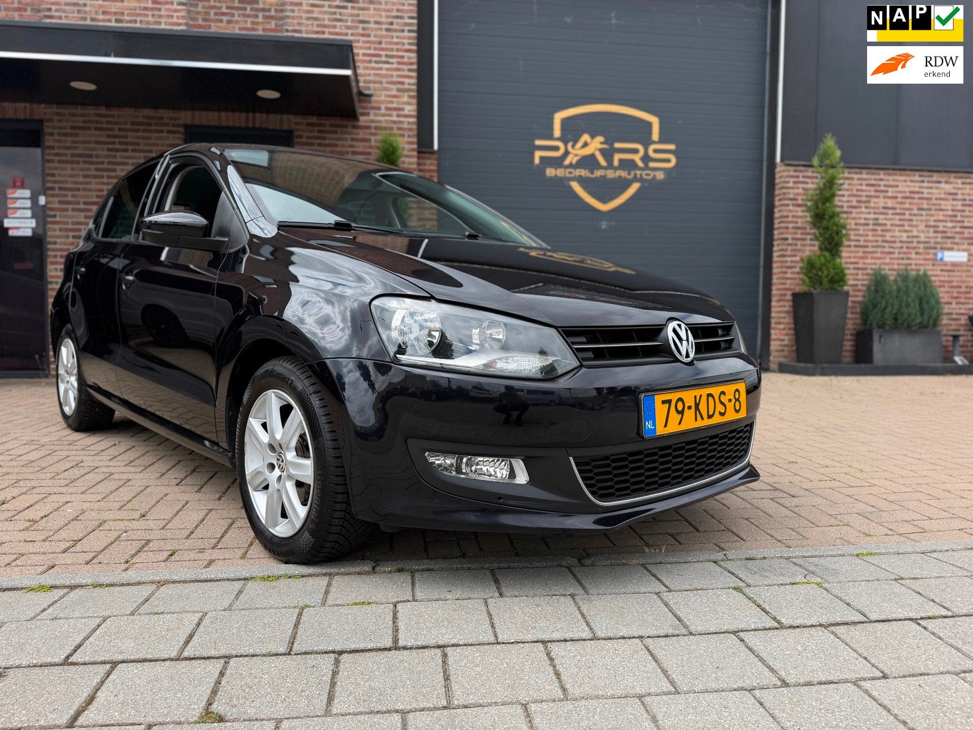 Volkswagen Polo 1.4-16V Highline Airco Navi Cruise Elk.Ramen, Voorwielaandrijving, Zwart, 4 cilinders, Origineel Nederlands