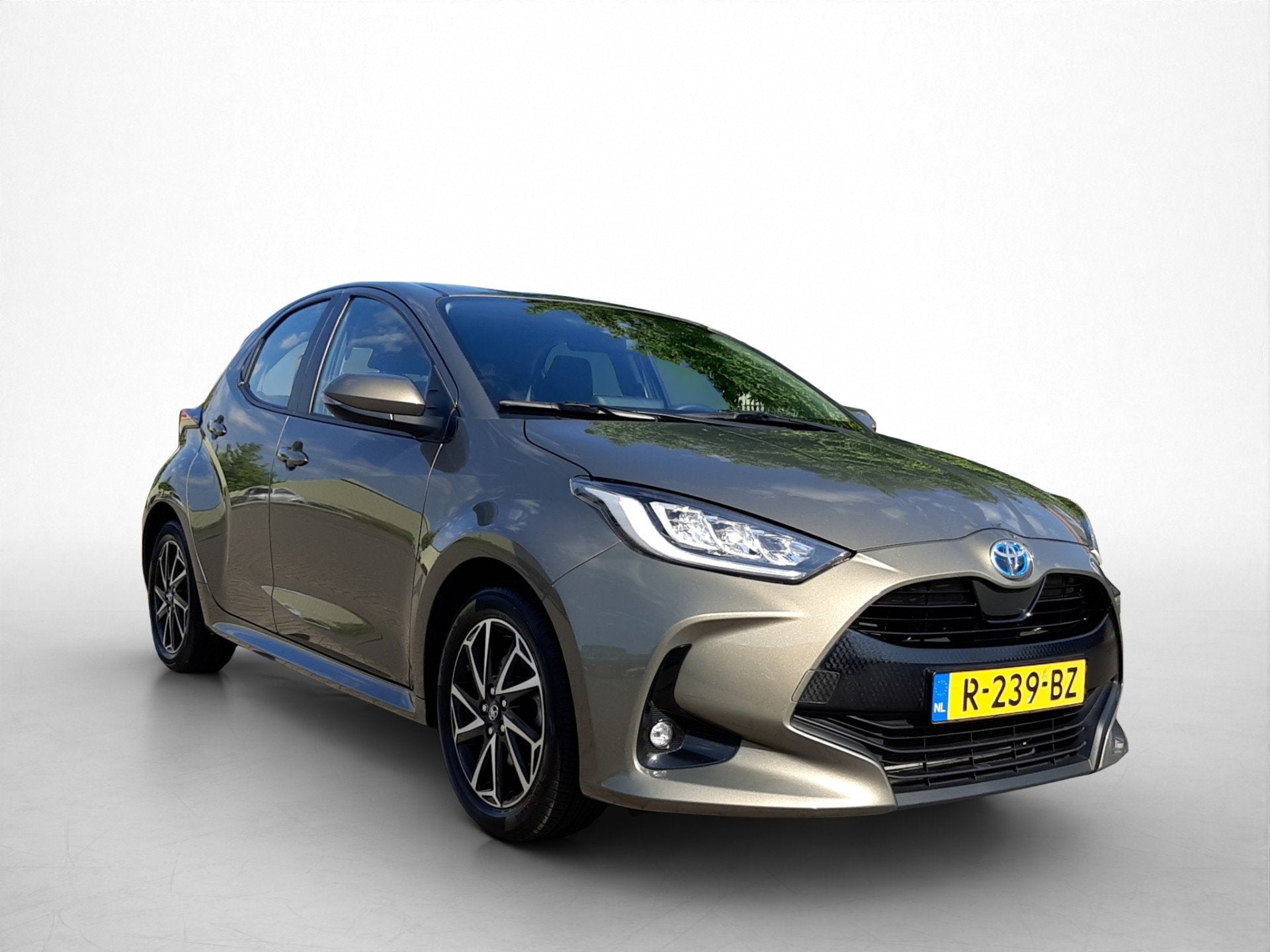 Toyota Yaris 1.5 Hybrid Dynamic | Apple CarPlay/Android Auto, Gebruikt, Bedrijf, Hybride Elektrisch/Benzine, 3 cilinders