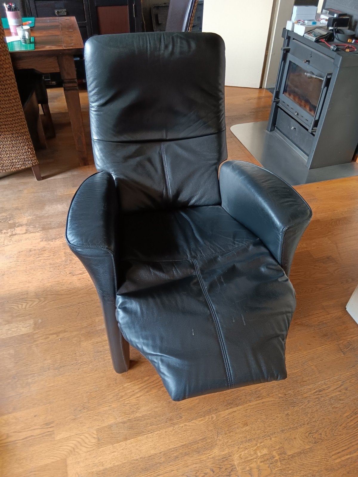 Zwarte leren relaxfauteuil, Ophalen, Gebruikt, 75 tot 100 cm, Modern