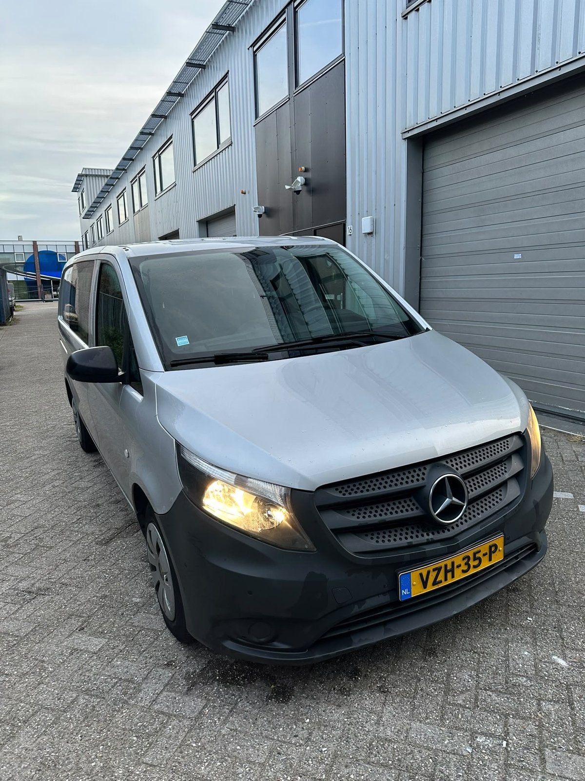 Mercedes-Benz Vito 1.6 CDI 84KW 2016 Grijs, Auto's, 4 cilinders, Mercedes-Benz, Diesel, Particulier