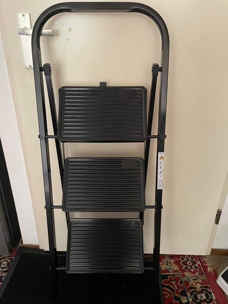3 steps trap. Ophalen in nijmegen ., Doe-het-zelf en Verbouw, Ladders en Trappen, Ophalen, Nieuw, Trap, Minder dan 2 meter