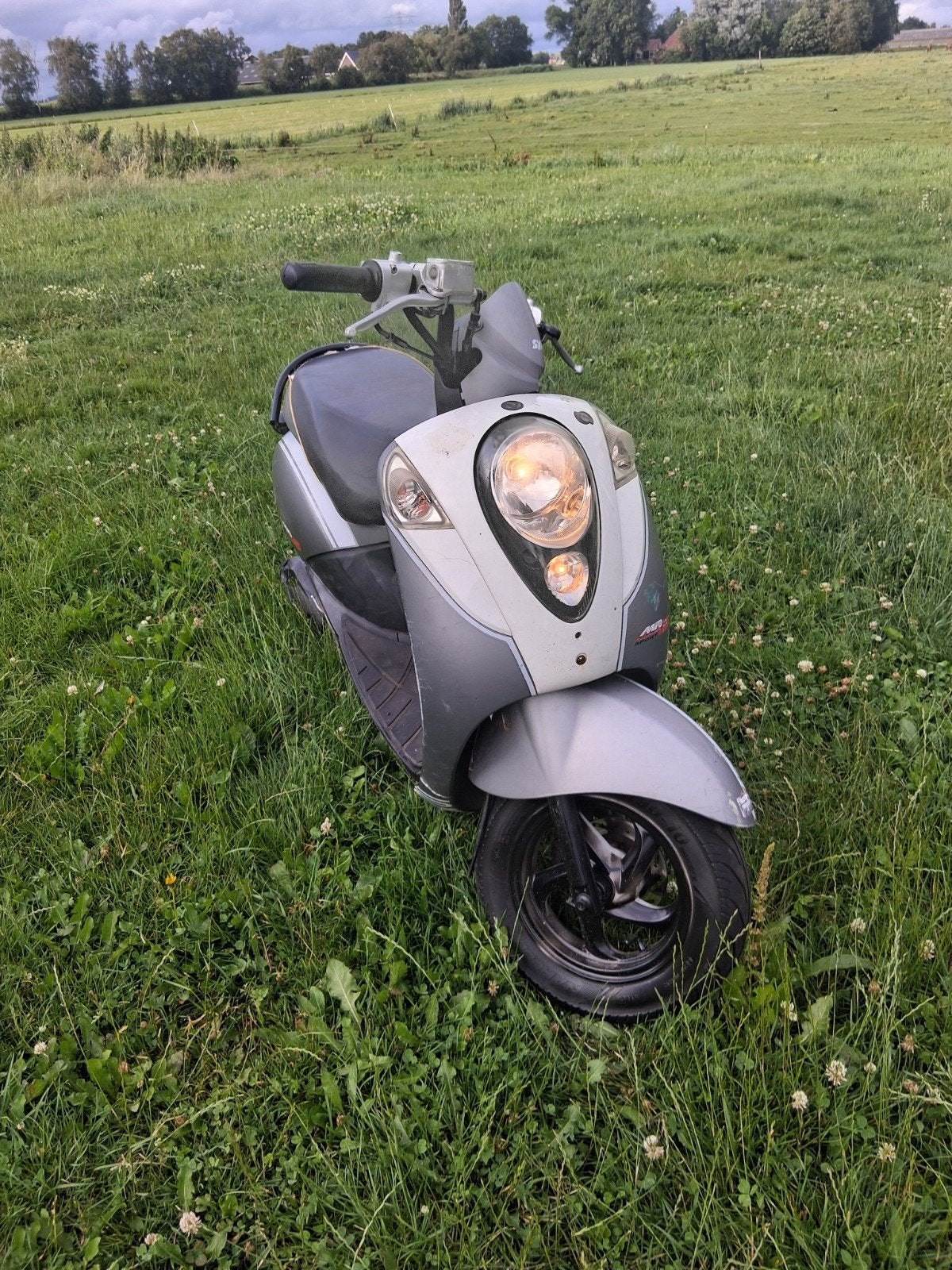 Sym mio 50 brom, Fietsen en Brommers, Scooters | SYM, Gebruikt, Benzine, Ophalen, Mio