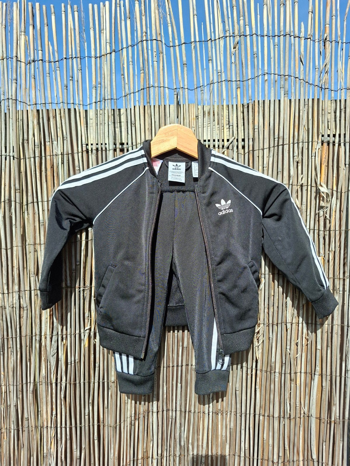 Adidas trainingspakje zwart maat 86, Adidas, Jongetje of Meisje, Ophalen of Verzenden, Zo goed als nieuw