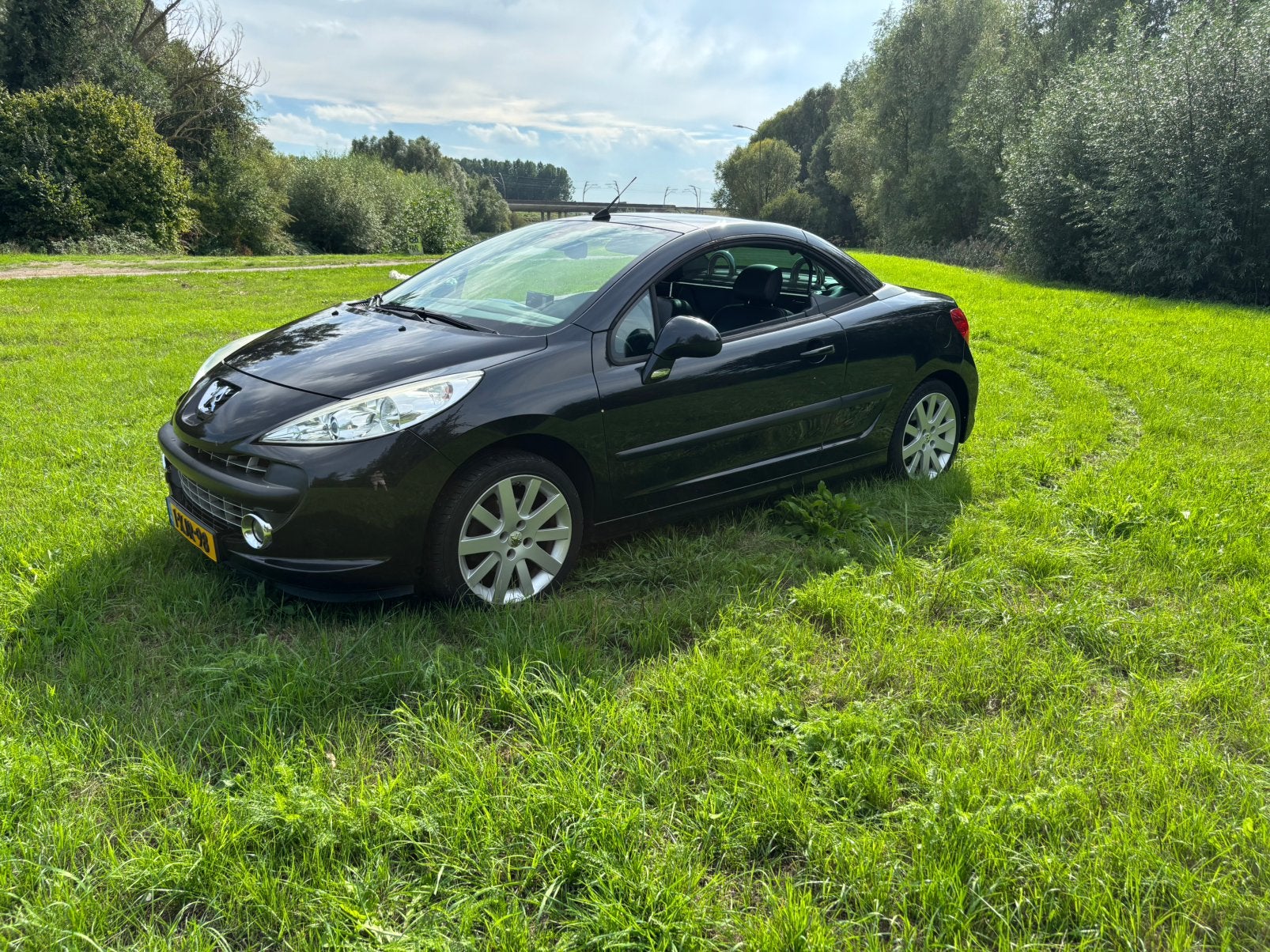 Peugeot 207 1.6 16V CC 88KW 2007 Zwart, Voorwielaandrijving, 15 km/l, 4 cilinders, Cabriolet