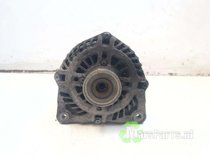 Dynamo van een Renault Trafic, Gebruikt, -, Renault, -