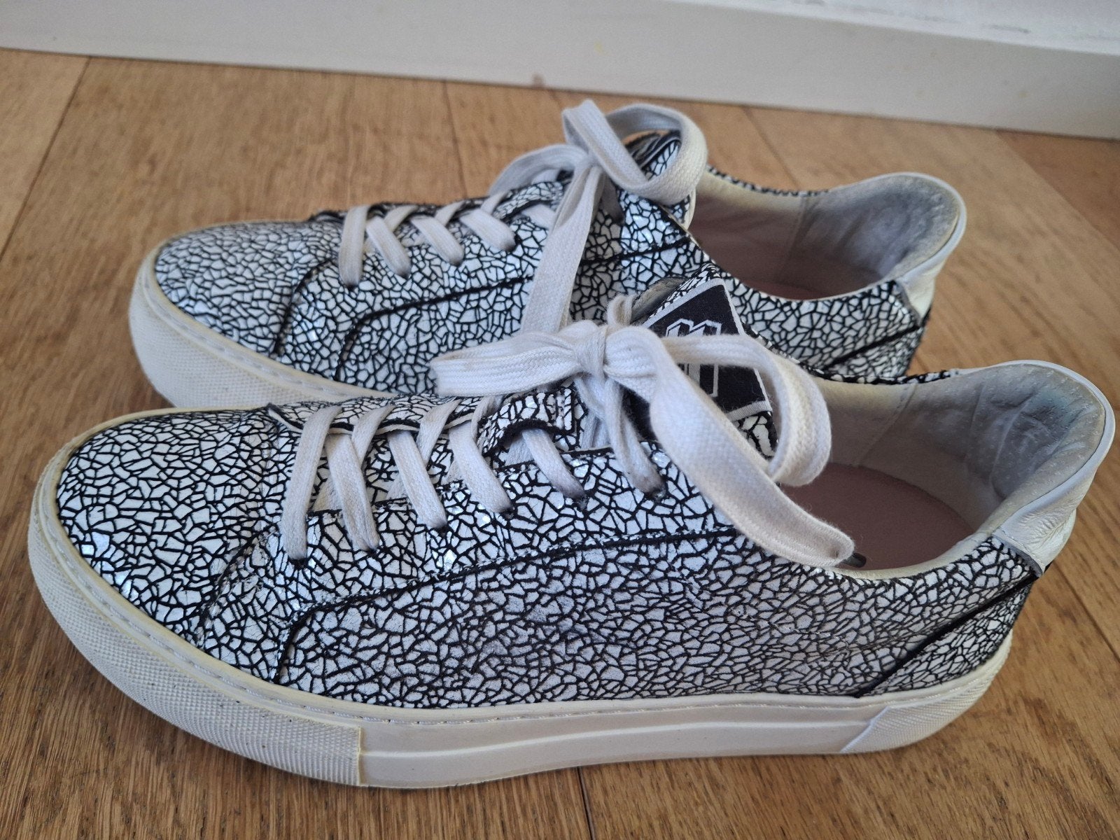 Floris van Bommel sneakers dames zgan mt 38, Ophalen of Verzenden, Zo goed als nieuw, Zwart, Sneakers of Gympen