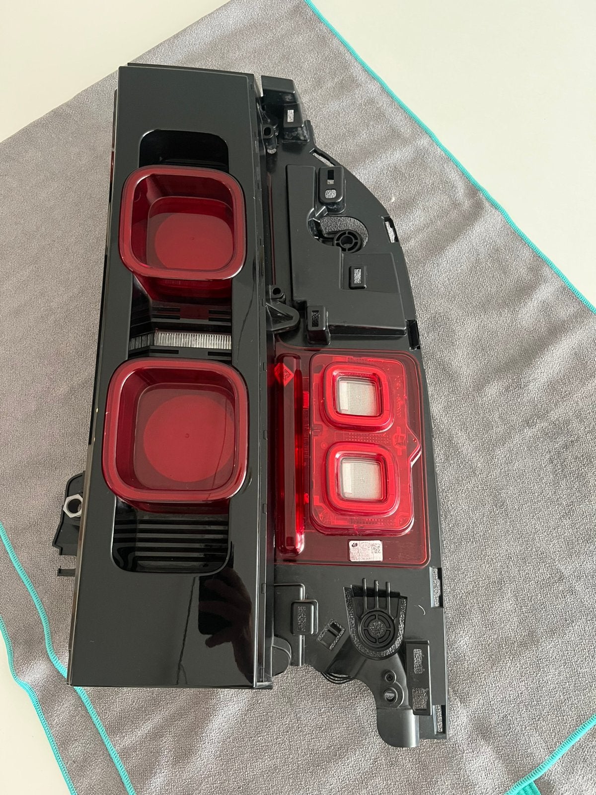 Land Rover Defender L663 - set achterlichten, Ophalen, Gebruikt, Land Rover