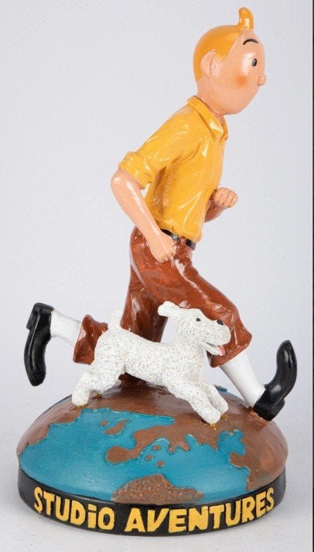 Beeld Kuifje en Bobbie op wereldbol TinTin, Verzamelen, Ophalen of Verzenden, Kuifje, Zo goed als nieuw, Beeldje of Figuurtje