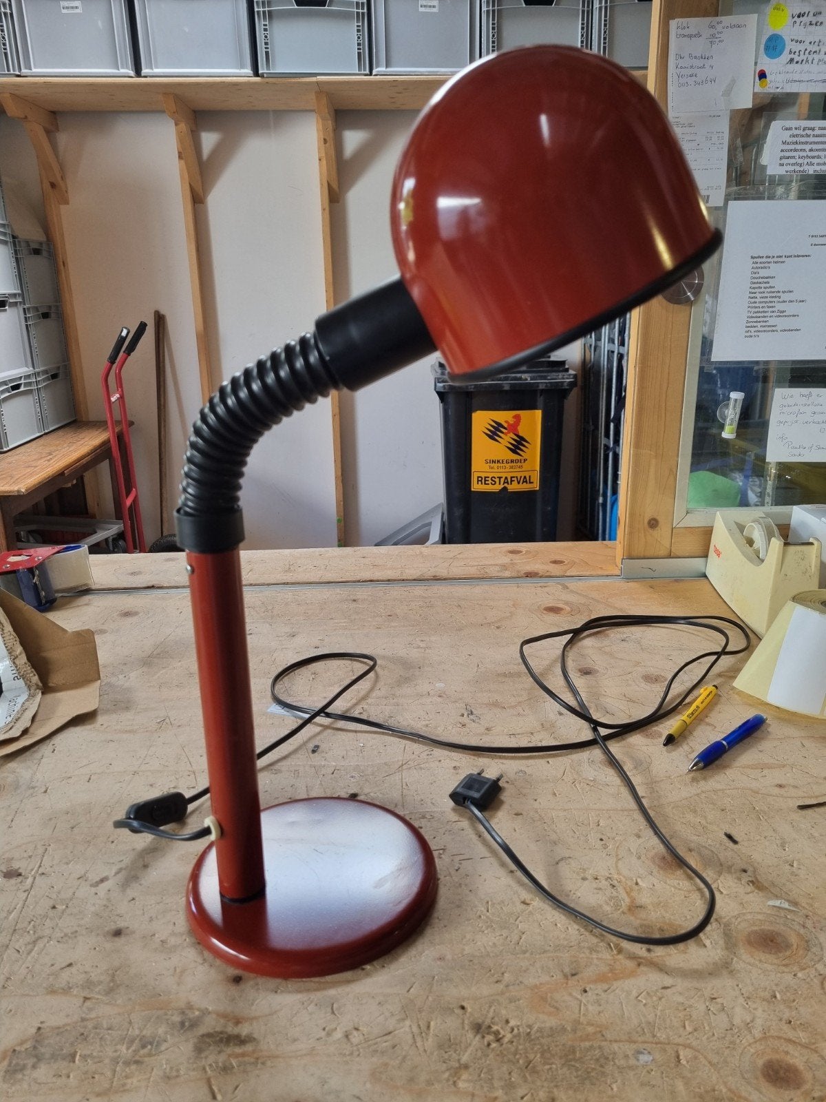 Vintage Alda Bureaulamp Rood - Flexibele Zwanenhals, Bureaulamp, Overige merken, Info@alda-lighting.com, Met stekker