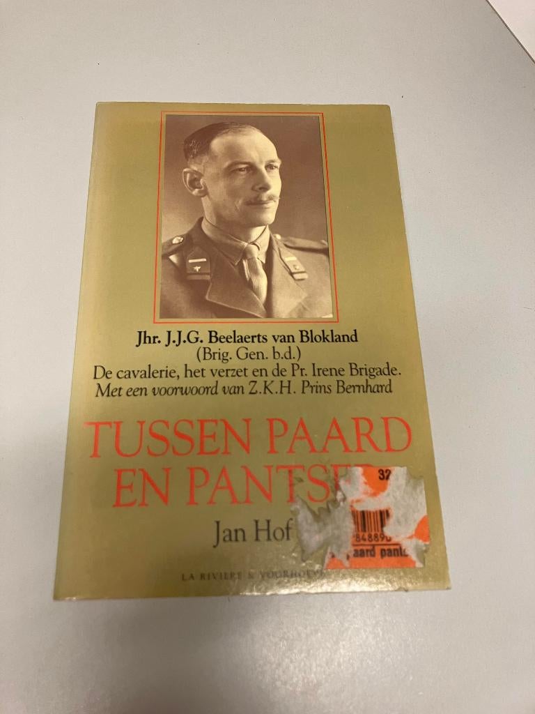 Tussen paard en pantser, Ophalen of Verzenden, Tweede Wereldoorlog, Gelezen, Algemeen