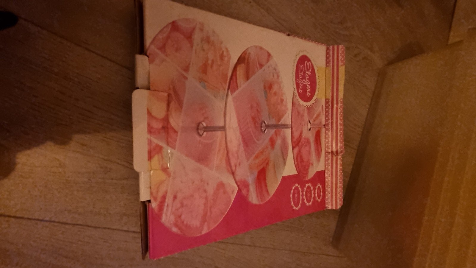 Glazen etagère met cupcake/macaron design, Huis en Inrichting, Woonaccessoires | Etagères, Ophalen, Etagère, Demontabel, Glas