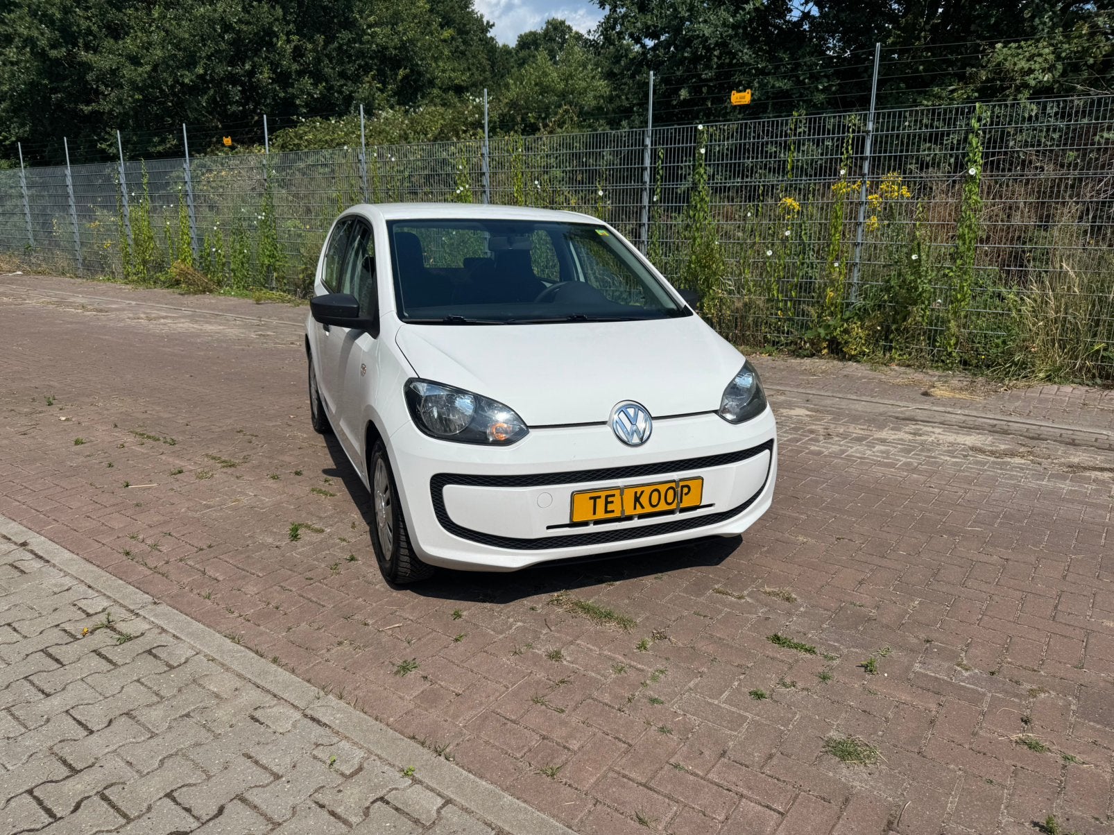 Volkswagen up! 1.0 44KW/60PK 5 DRS 2015 Wit, Auto's, Voorwielaandrijving, Stof, 840 kg, 4 stoelen