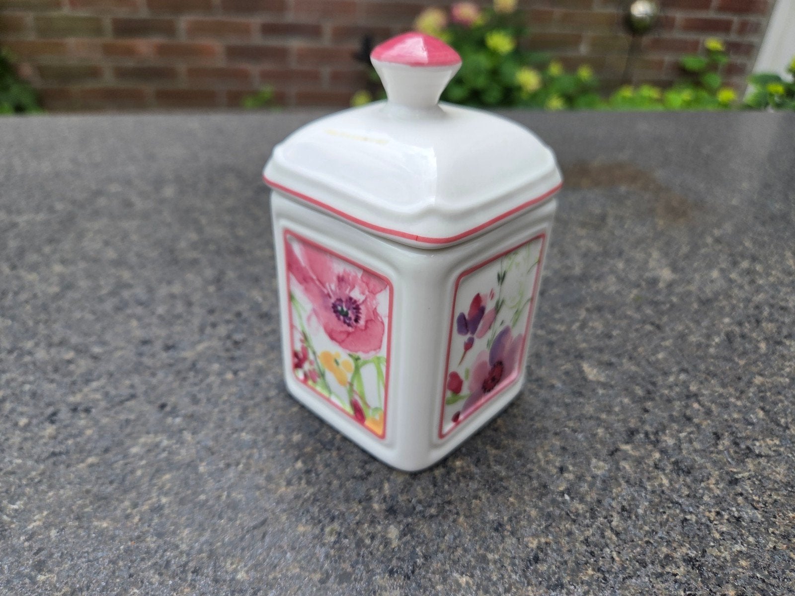 Villeroy & Boch kruidenpotje met bloemmotief, Overige typen, Ophalen of Verzenden, Zo goed als nieuw, Overige stijlen